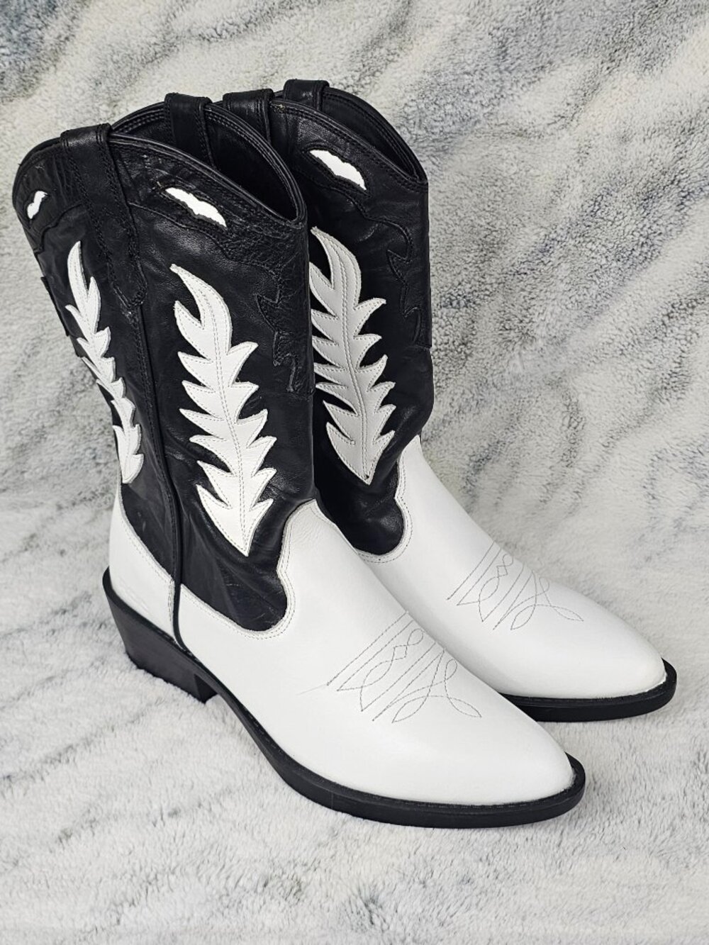 Dolls Kill ROC Australia EU 42/ US 10.5 White Black REAL Leather Cowboy Boots